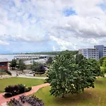 - Haus C, App 0c0512 *